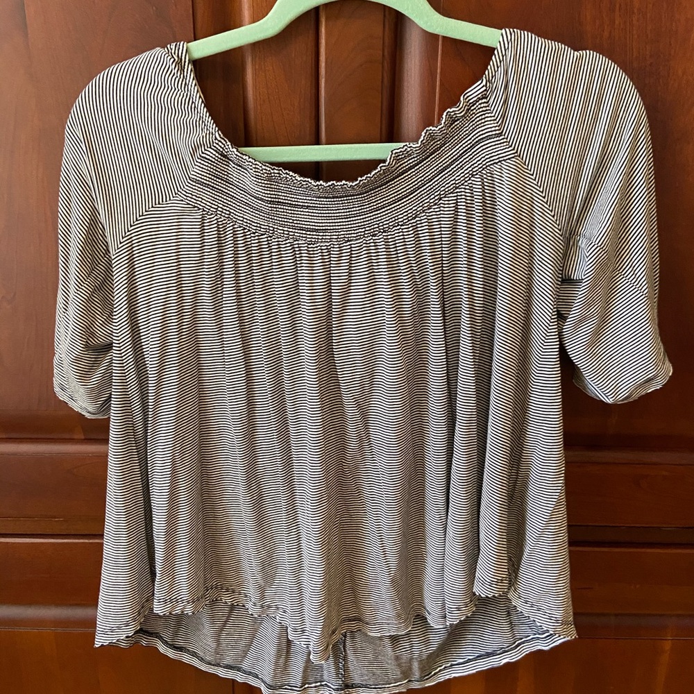 American Eagle top